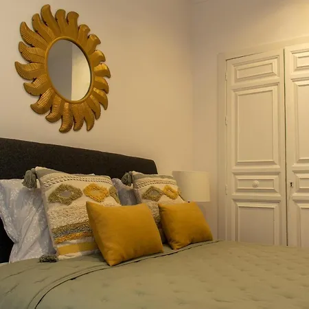 Authentic In Historical Center Apartment